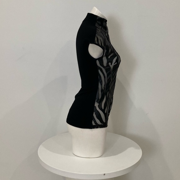 GRACIA Faux Black Leather Leopard Sheer Pattern Cap Sleeve Mock Neck Top Small - Picture 7 of 12